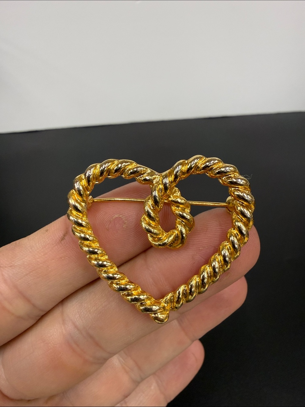 Gold-Tone Twisted Rope Heart Brooch - Women Jewelry